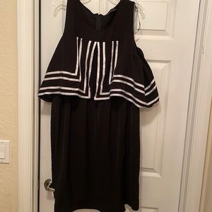 Pretty black and white dress!